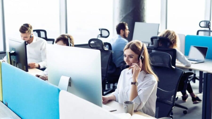 Izzi y Sky implementarán la IA al 100% en su servicio de atención a clientes; se esperan despidos masivos