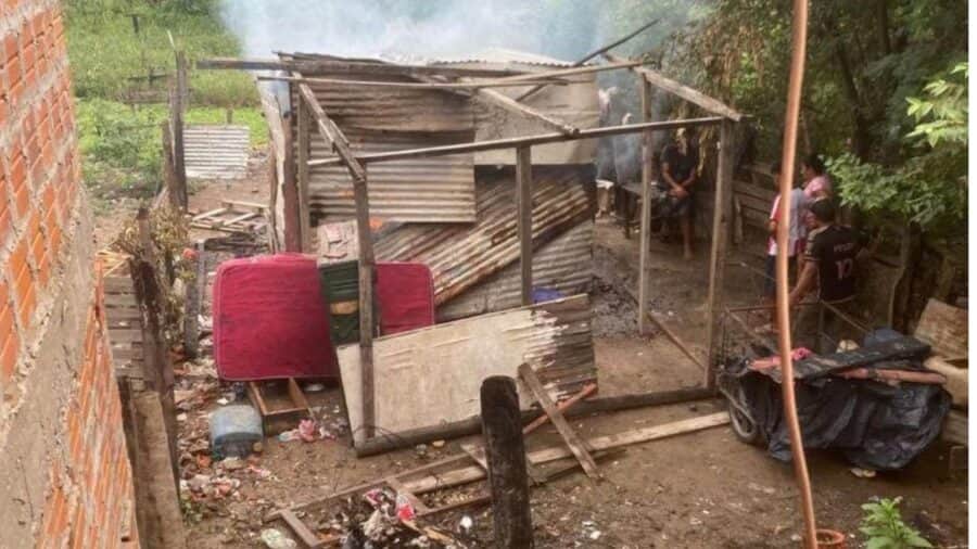 Mujer quema viva a una joven tras enterarse que andaba con su expareja en Paraguay