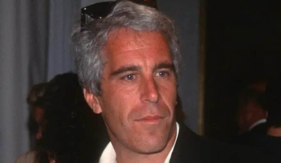 Comparece contador de Jeffrey Epstein para hablar de su riqueza y de sus vínculos con millonarios