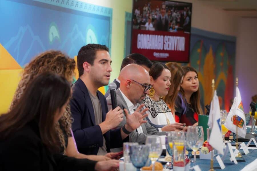 Gino Segura se reúne con representantes del sector turístico nacional