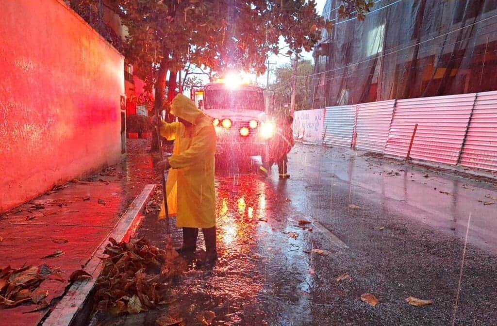 Gobierno de Estefanía Mercado activa Operativo Tormenta ante lluvias registradas en Playa del Carmen