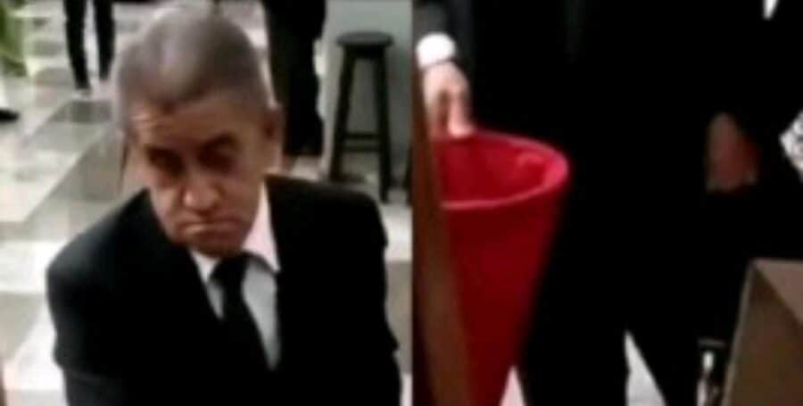 Video: Captan a colaborador de la Catedral de Tehuacán, Puebla robando las limosnas