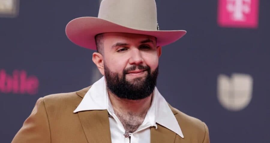 Video: Carín León y Jelly Roll presentan la primera canción oficial del Mundial 2026