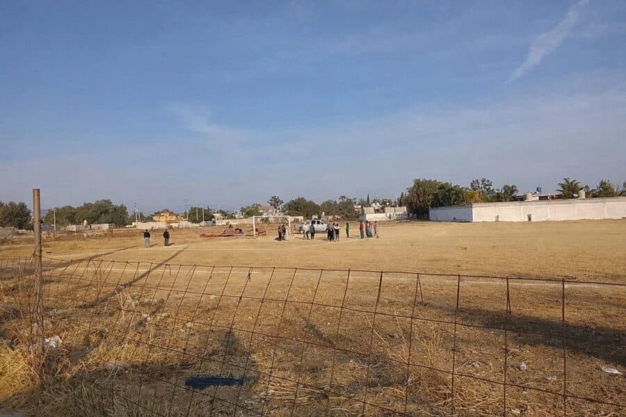 Globo aerostático choca con cables eléctricos y deja dos turistas lesionados en Teotihuacán, Edomex