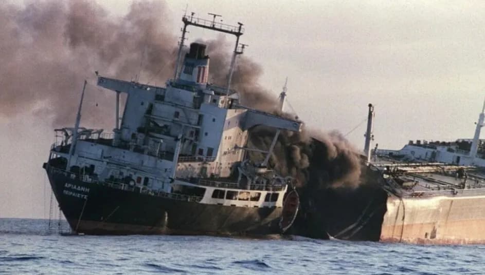 Video: Ataca Irán un buque portacontenedores de las Islas Marshall en el Estrecho de Ormuz