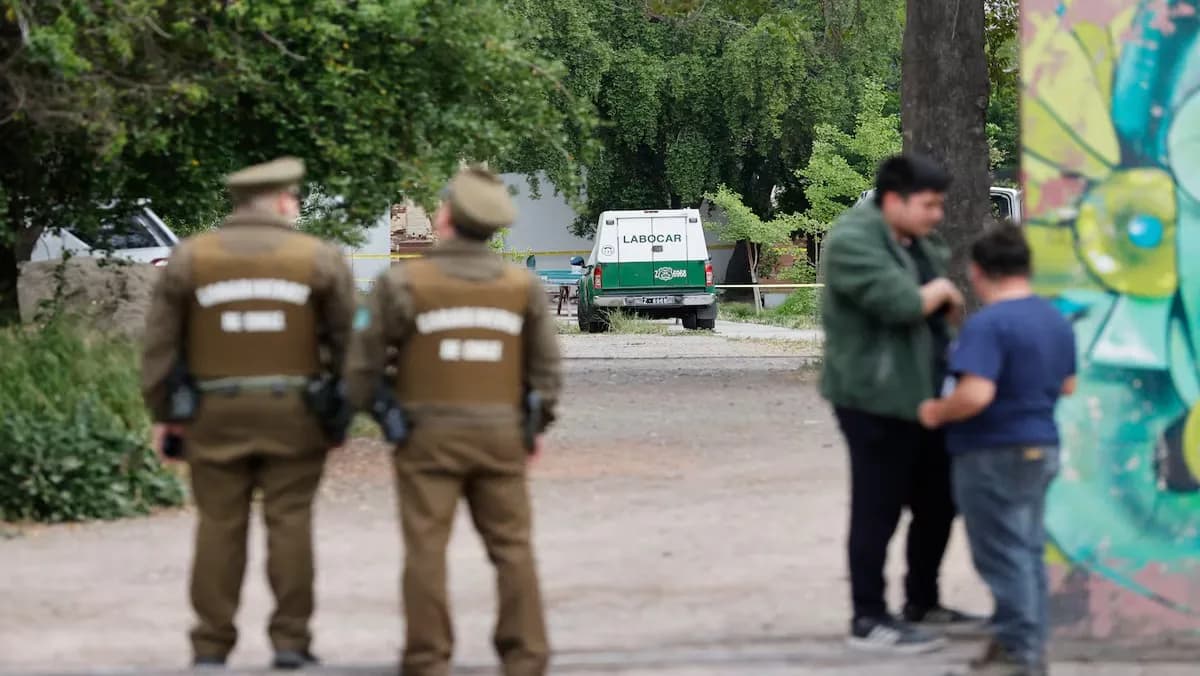 Video: Estudiante asesina a su maestra con machete en Chile
