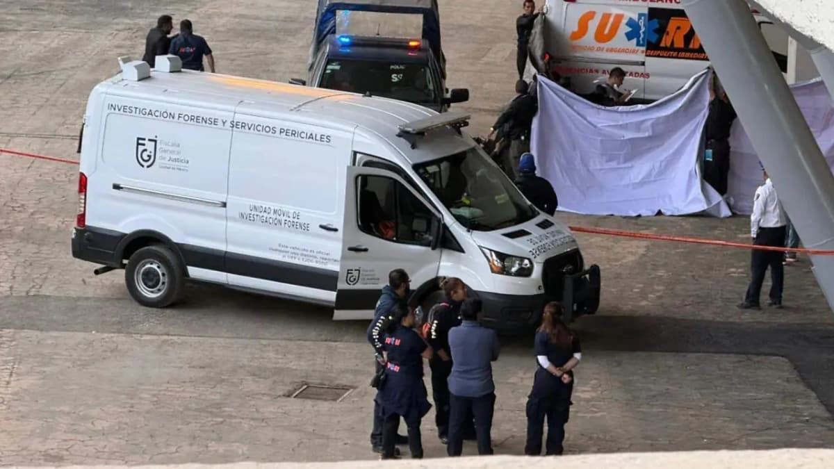 Muere aficionado tras caer de un palco del Estadio Azteca en el México vs Portugal
