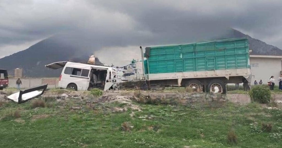 Choque entre combi y camión de carga deja nueve muertos y 12 heridos en ...