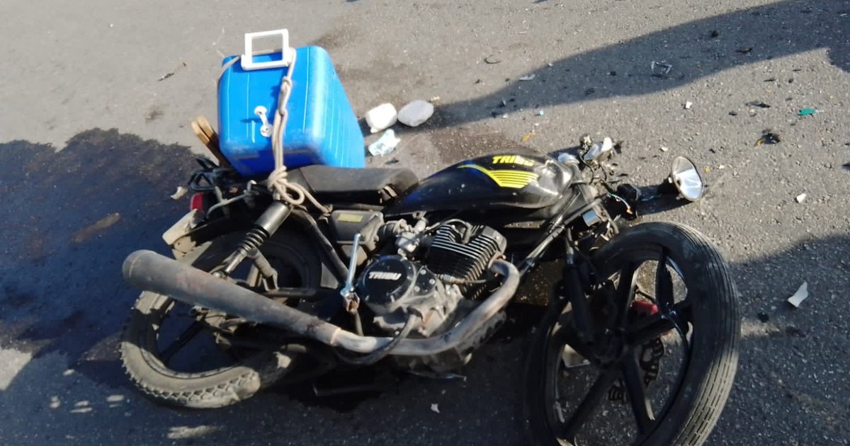 Conductor se 'vuela' un alto y mata a motociclista en Playa del Carmen