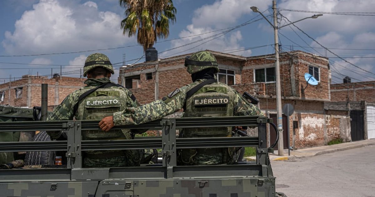 Revela hackeo de Guacamaya que militares han vendido armas al crimen ...