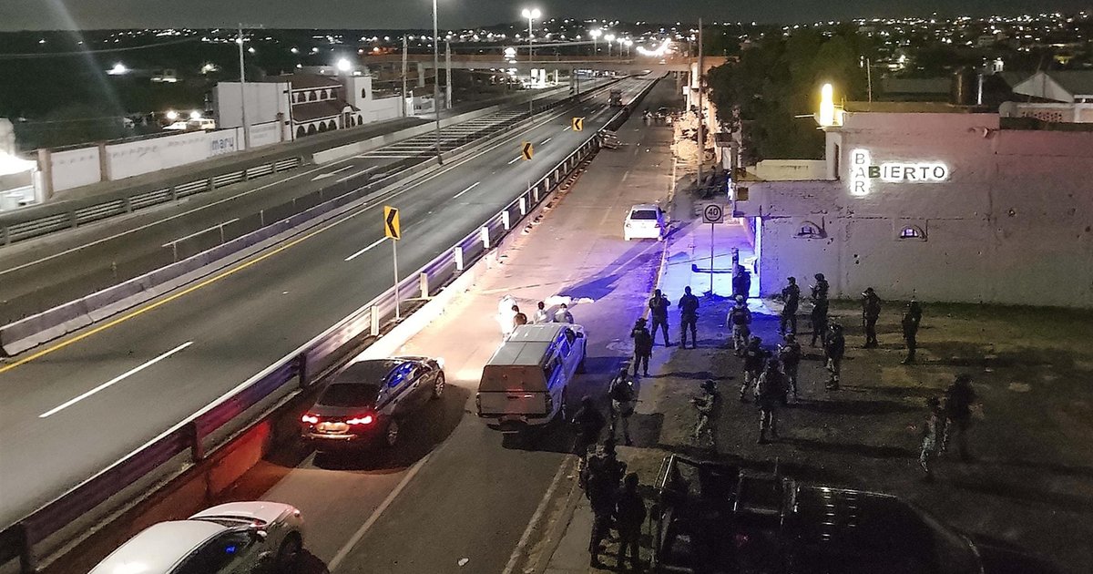 Sicarios ejecutan a 9 personas en el Bar Lexus de Guanajuato, en México