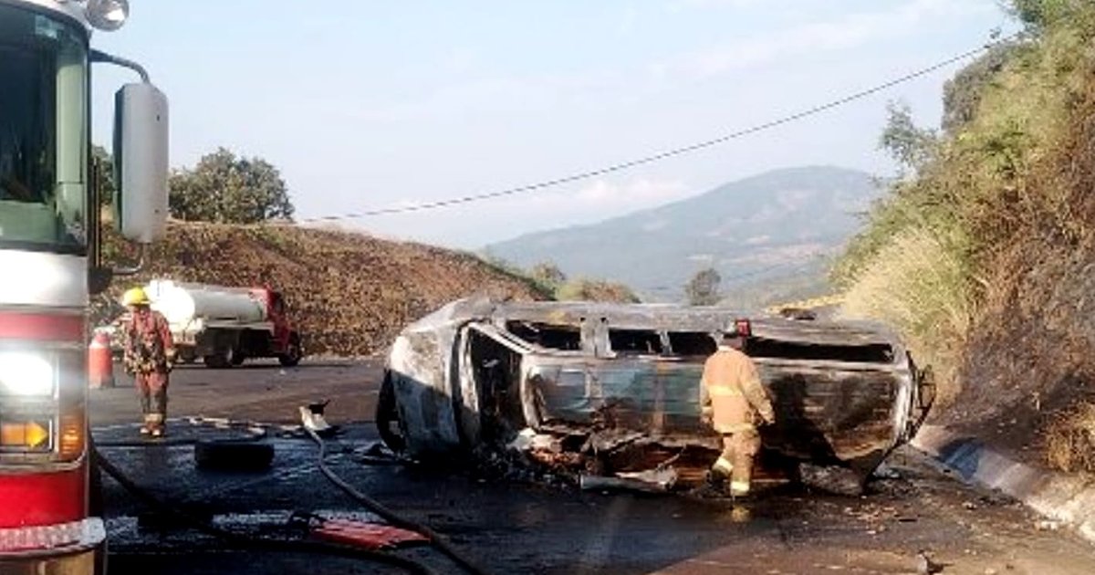 Video: Choque frontal deja siete muertos en la autopista Siglo XXI, en ...
