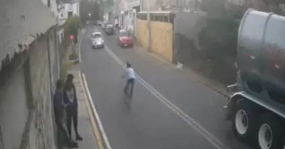 VIDEO: Un conductor atropella a un menor de 10 años y se da a la fuga ...