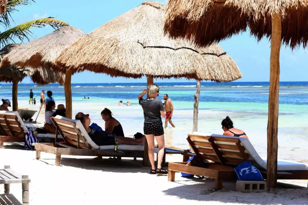 Con la aplicación obligatoria de los hábitos y el cuidado de salud se pueden alcanzar nuevos récords en arribo de turistas y vuelos: Carlos Joaquín 2