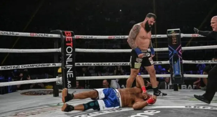 muere peleador tras recibir nocaut Un peleador de boxeo a puño limpio perdió la vida luego de haber sido noqueado; este es un deporte muy peligroso
