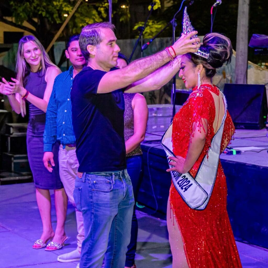 Diego Castañón inaugura y corona a los Reyes del Carnaval Tulum 2024