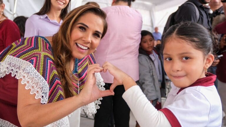 Inaugura Mara Lezama escuelas con distintivo “Escuelas Transparentes”