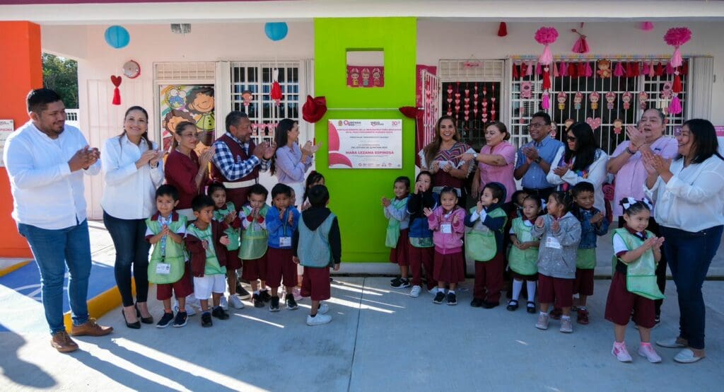 Inaugura Mara Lezama escuelas con distintivo “Escuelas Transparentes”