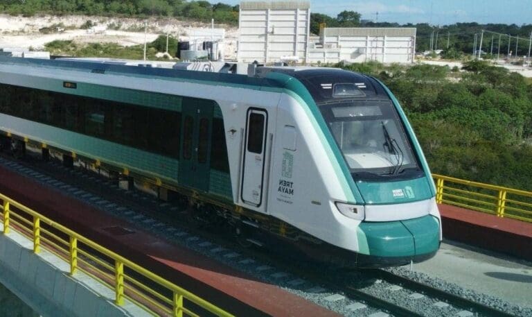 El presidente de la república y la gobernadora van a inaugurar el tramo del Tren Maya que va de Cancún a Playa del Carmen.