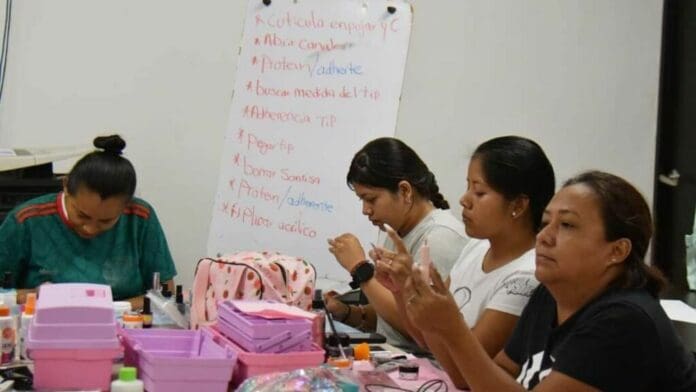 Capacitación a la mujer eleva su calidad de vida