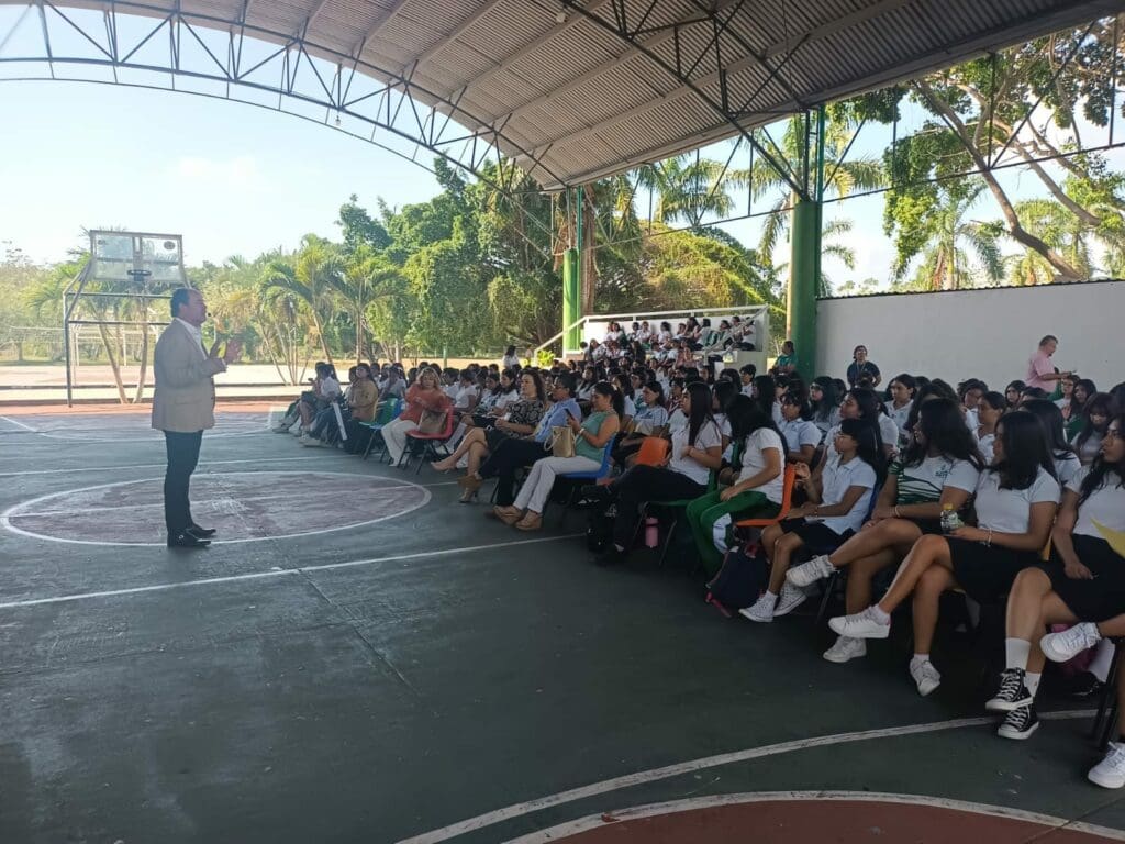 Concluye el ciclo de conferencias “Empoderamiento femenil y ciencia” dirigida a estudiantes del Nivel Medio Superior