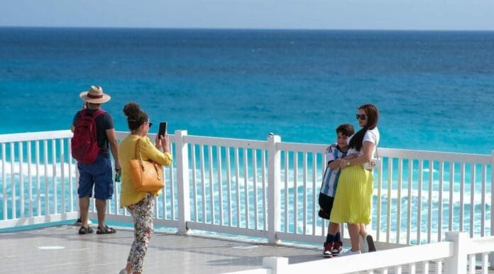 Los turistas no dejan  de llegar a Quintana Roo, que durante estos días previos a la Semana Santa ha recibido a más de 500 mil visitantes.