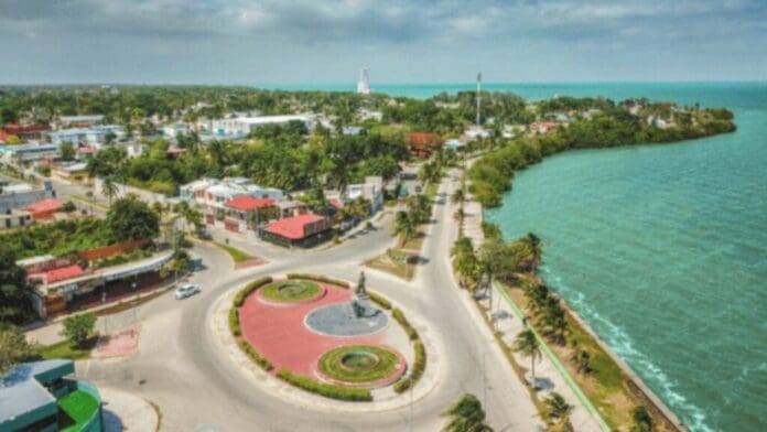 Decreto de la Zona Libre de Chetumal podría ser publicado La gobernadora de Quintana Roo acudirá a la Cdmx para ajustar detalles sobre la emisión del decreto de la Zona Libre de Chetumal.