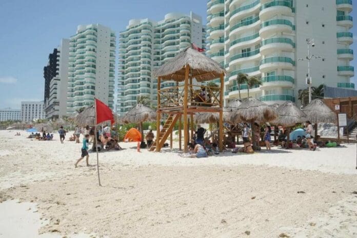 Quintana Roo y el resto del país padecen las altas temperaturas. Se invita a residentes y visitantes a no exponerse a los rayos del sol.