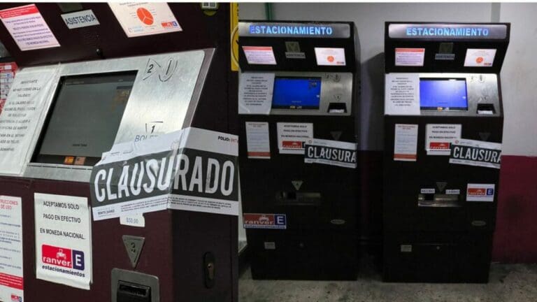 Por diversas denuncias, clausuran cajeros y plumas del estacionamiento de Plaza Las Américas de Cancún