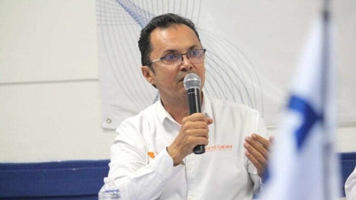 Sixto Cuevas presenta propuestas a empresarios de la Canaco Servytur