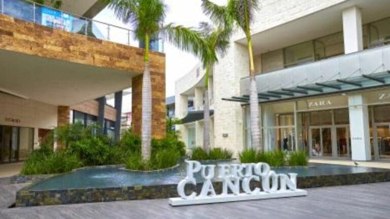 Cachan a enamorados haciendo "el delicioso" en Puerto Cancún; los dejaron ir con una advertencia