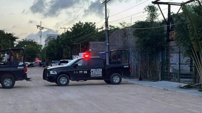 Disparan sujetos contra el restaurante Ballenitas en la avenida Huayacán de Cancún; hay un detenido